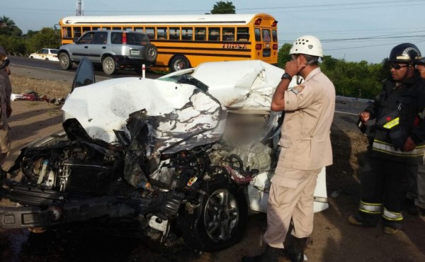 Colisión entre autobus y turismo deja una persona muerta en El Progreso