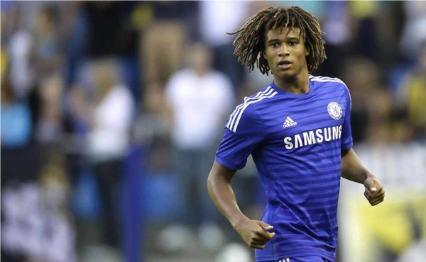 Chelsea cede a defensor Nathan Ake al Watford