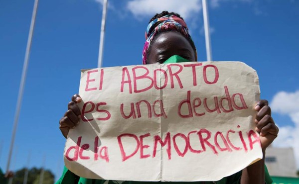 Más de 80 organizaciones expresan indignación por prohibir aborto en Honduras