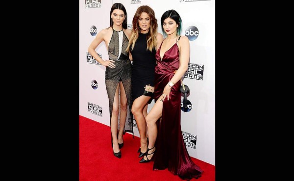 ¿Quién fue la mejor y peor vestida de los American Music Awards?