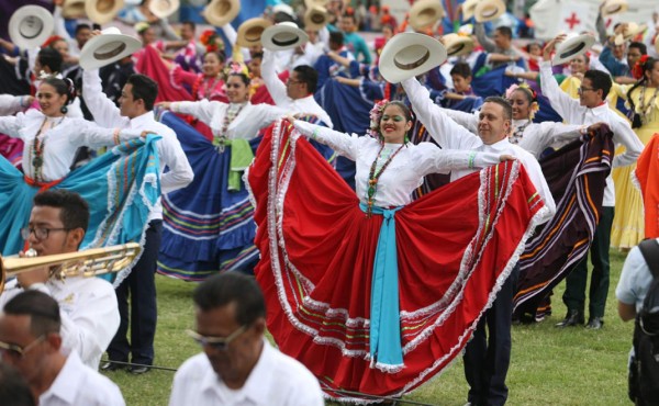 Hondureños celebraron por todo lo alto el 197 aniversario de independencia