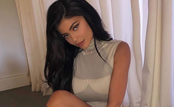 Kylie Jenner revive la moda más vulgar del siglo 21