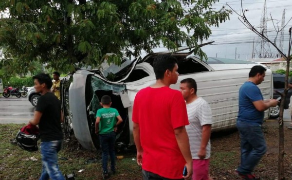 Siete heridos deja aparatoso accidente de bus rapidito en Villanueva  
