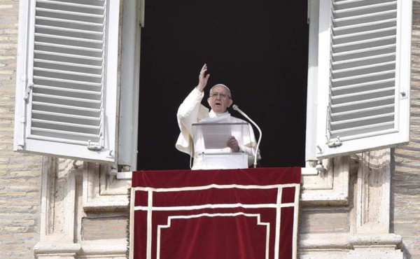 El Papa fustiga el 'dinero ensangrentado' de la mafia italiana