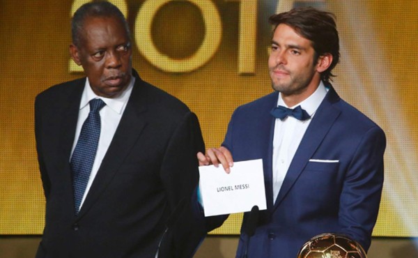 Barcelona pidió que Kaká no presentara el Balón de Oro