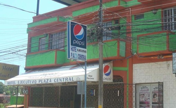 Incendio en un hotel deja dos heridos en Puerto Cortés