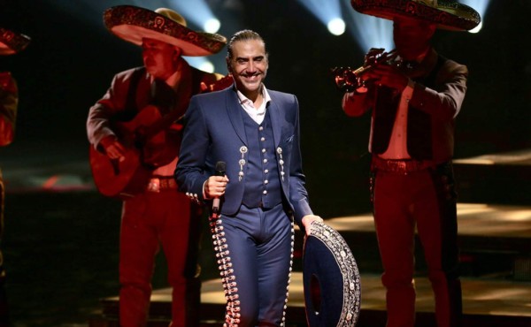 Alejandro Fernández volverá a enamorar a las capitalinas