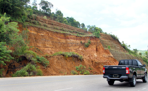 Más dos mil personas viven en zonas de alto riesgo
