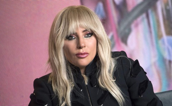 Lady Gaga aplaza conciertos debido a 'sufrimiento físico grave'