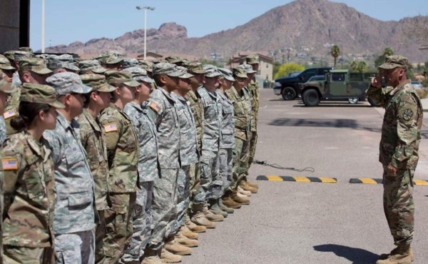 Estados Unidos ya comienza a movilizar tropas en frontera sur