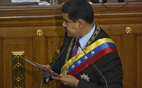 Nicolás Maduro convoca a la oposición al diálogo