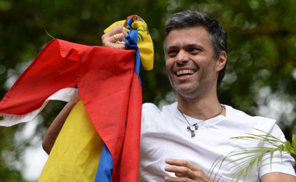 Dirigente venezolano Leopoldo López, liberado por militares opositores a Maduro&nbsp;&nbsp;