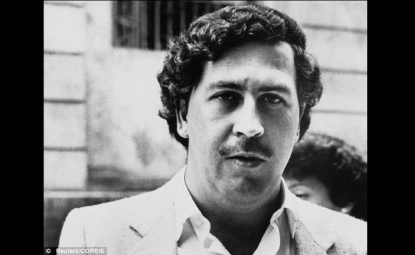 Cazatesoros rastrean antigua mansión de Pablo Escobar en Miami Beach