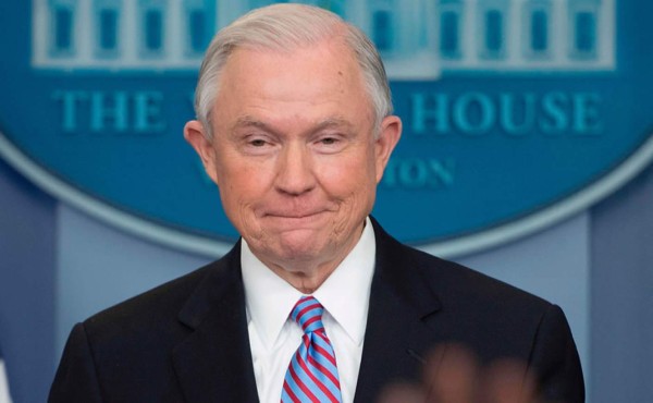 Fiscal de EUA lanza ultimátum contra ciudades santuarios