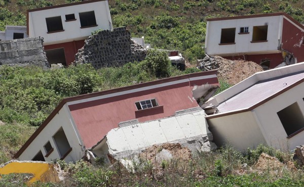 Alerta amarilla por derrumbes en Ciudad del Ángel