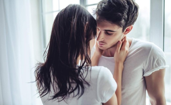 Le gusta mucho chavo menor que ella