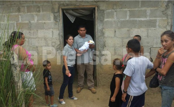 Por desgarradores llantos hallan a bebé en casa abandonada