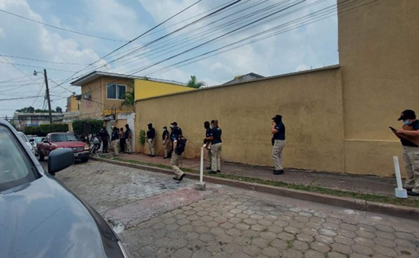 Cae agente bancario sospechoso de pornografía infantil, violación y trata de personas