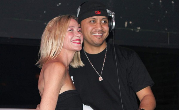 Se casó con la maestra que lo violó y 20 años después le pide el divorcio