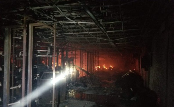 Se incendia fábrica textilera en Dos Caminos, Villanueva