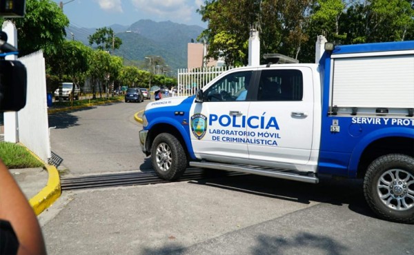 La Policía ingresó al predio universitario para investigar el hecho en donde murió un joven estudiante.
