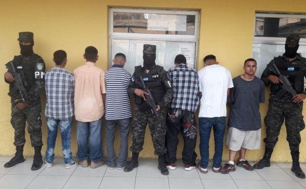 Capturan a seis presuntos pandilleros en un sector de Chamelecón