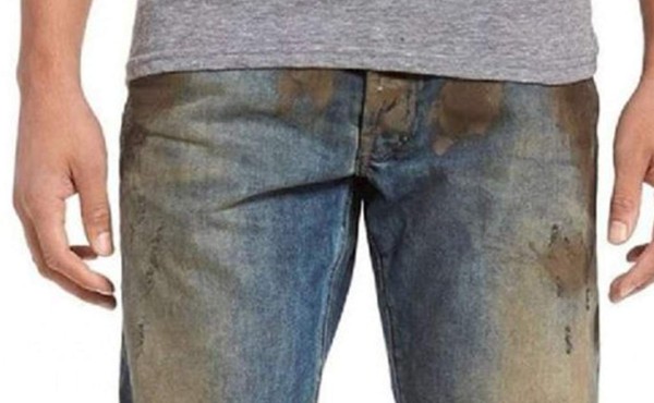 Jean con falsas manchas de barro hace estallar las redes