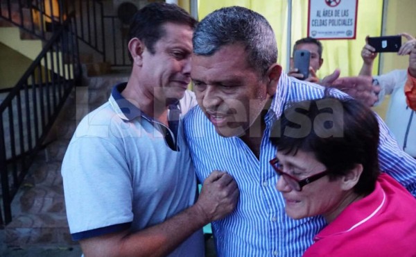 Fiscalía dicta auto de libertad a exjuez de letras