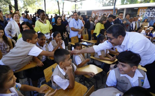 Presidente Hernández inaugura año escolar en Honduras