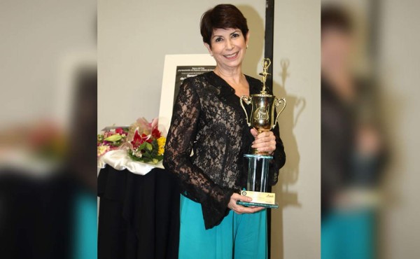 Gala cultural para honrar a una maestra de la danza