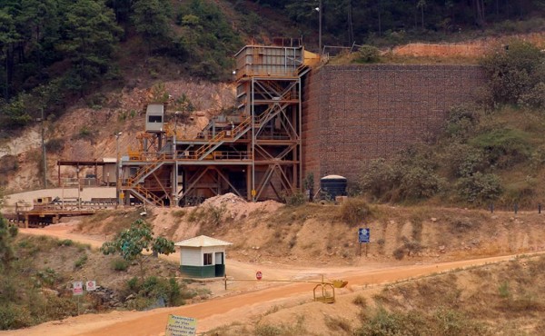 No aceptan que les muevan cementerio para explotación de mina en Copán