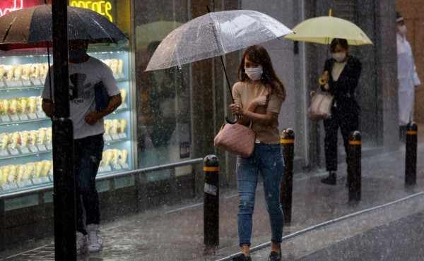 Japón extiende medidas de emergencia para combatir nuevos brotes del coronavirus   