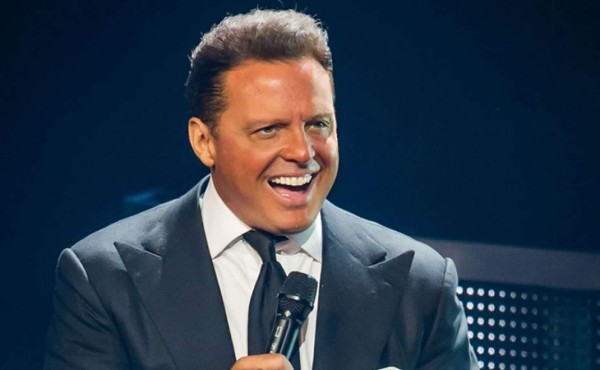 Luis Miguel en cena romántica con ex de Cristian Castro  