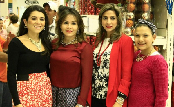 La Navidad ya inunda la vida sampedrana