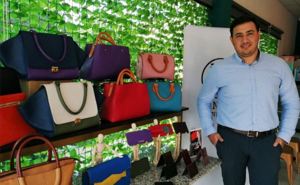 Emprendedores: Fredy Paz, un sampedrano que transforma el cuero en arte