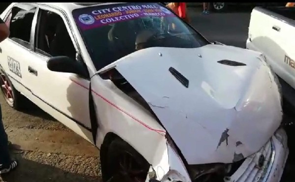 Doce heridos por accidente de rapidito y un taxi en San Pedro Sula