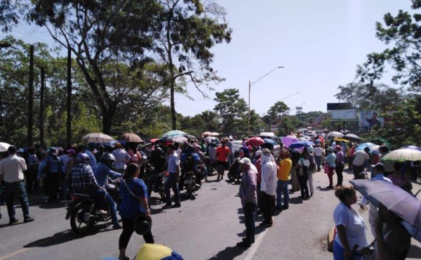 Maestros de Honduras no cesan sus movilizaciones a nivel nacional