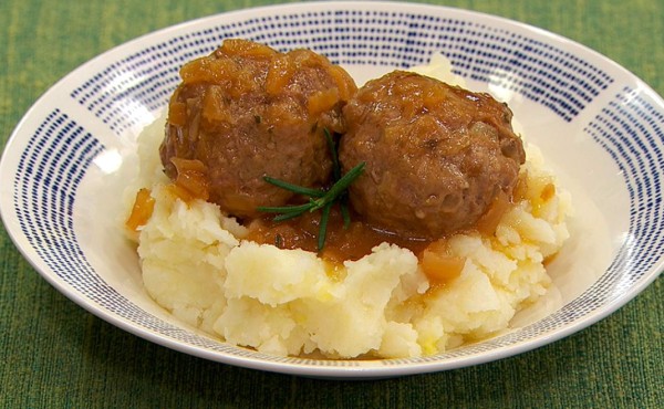 Albóndigas con puré de papas
