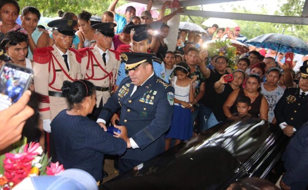 Lloran la partida de policía víctima de fatal accidente en Tegucigalpa