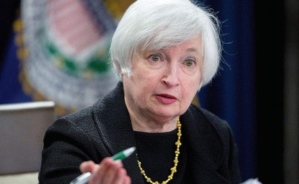 Bajan las expectativas de que la Fed suba las tasas en 2015