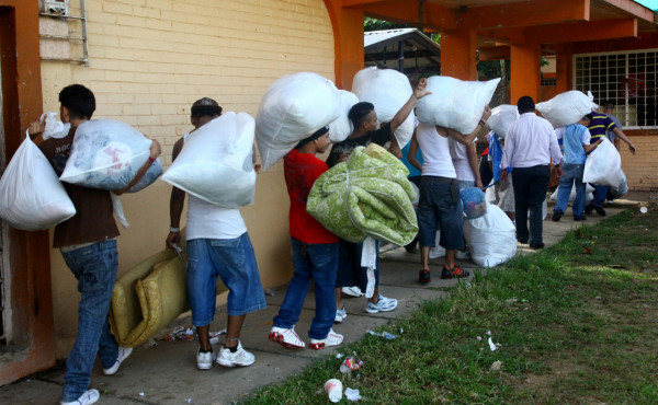 Trasladan 100 menores a Támara