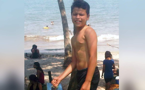 Antojo de un pollo frito llevó al pequeño Andy a las garras de la muerte