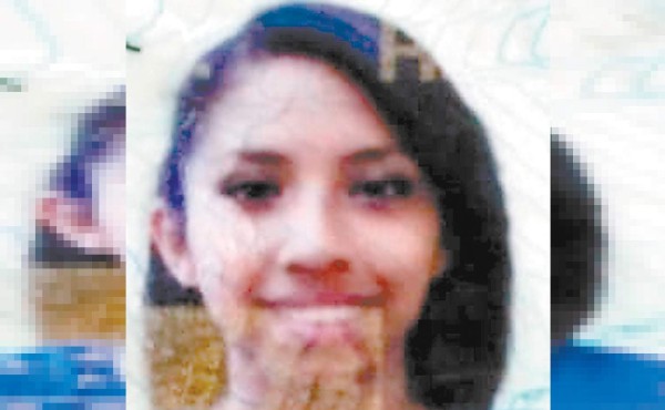 Estudiante universitaria muere en violento choque entre moto y cisterna