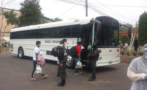 Otro grupo de migrantes retorna a sus comunidades tras cumplir cuarentena