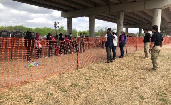 Delegación hondureña visita zonas fronterizas de EEUU con México para verificar condiciones de migrantes