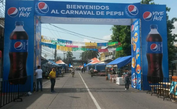 Hoy es noche de carnaval en La Ceiba, Novia de Honduras
