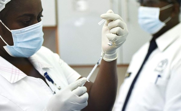 Primera dosis de vacuna Pfizer eficaz en un 85% tras 2-4 semanas