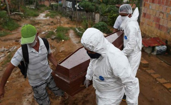 Sector funerario denuncia irrespeto al duelo y falta de protocolo en entierros por COVID-19