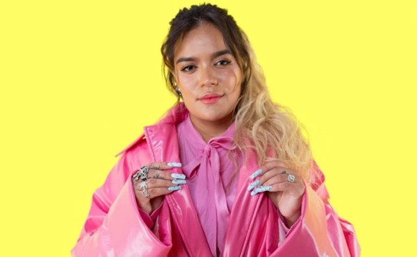 Karol G canta 'Tusa' a capela y explica su verdadero significado