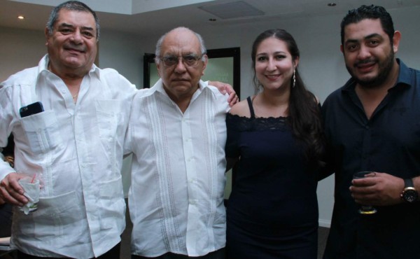 Cena navideña de Policlínica Hondureña